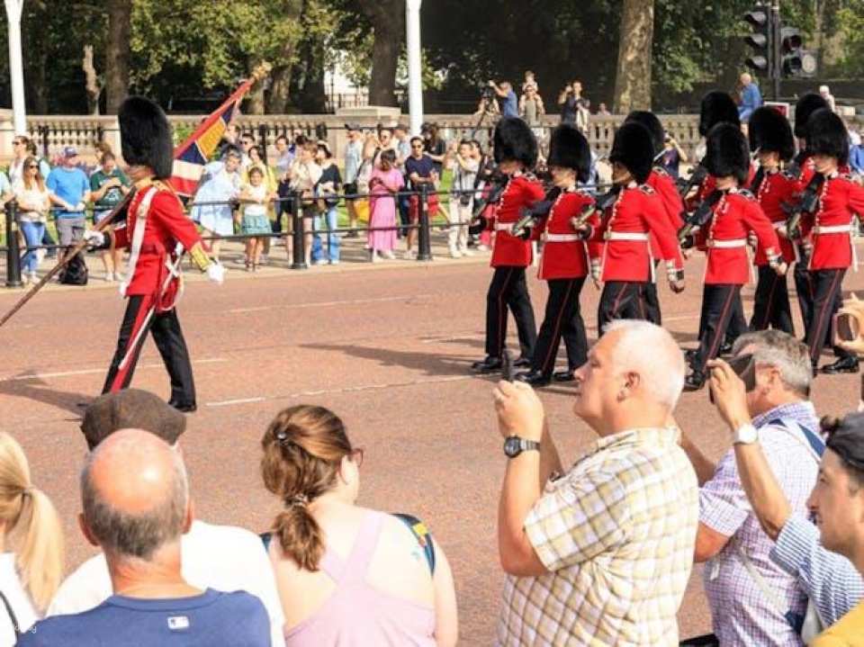 Kensington Palace and Westminster Walking Guided Tour