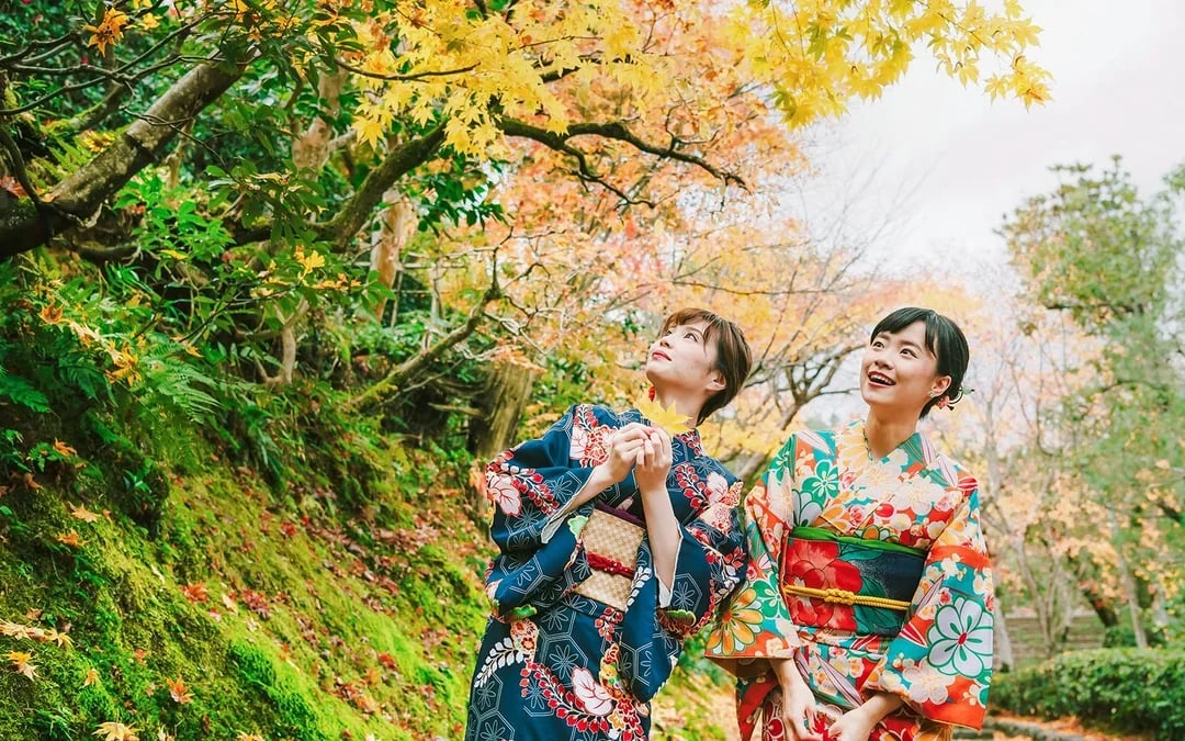 Kimono Photoshoot in a Traditional Kyoto Machiya House Image 7