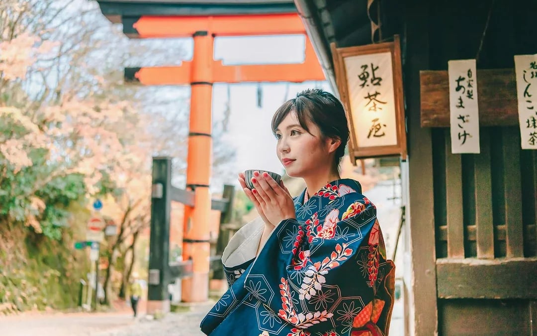 Kimono Photoshoot in a Traditional Kyoto Machiya House Image 8