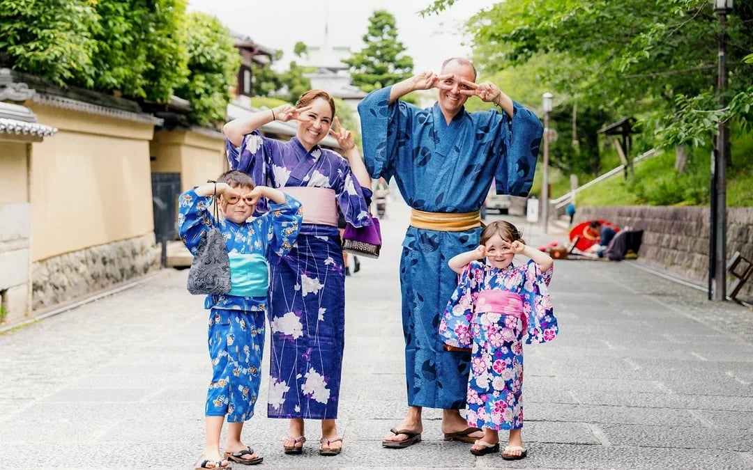 Kimono Photoshoot in a Traditional Kyoto Machiya House Image 9