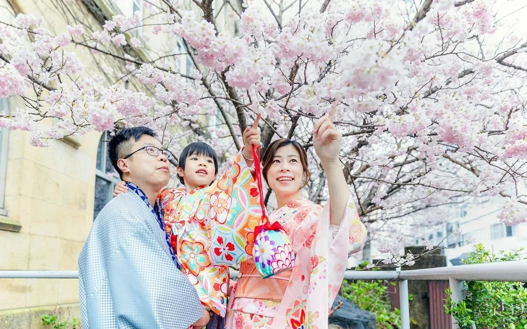 Kimono Photoshoot in a Traditional Kyoto Machiya House Image 10