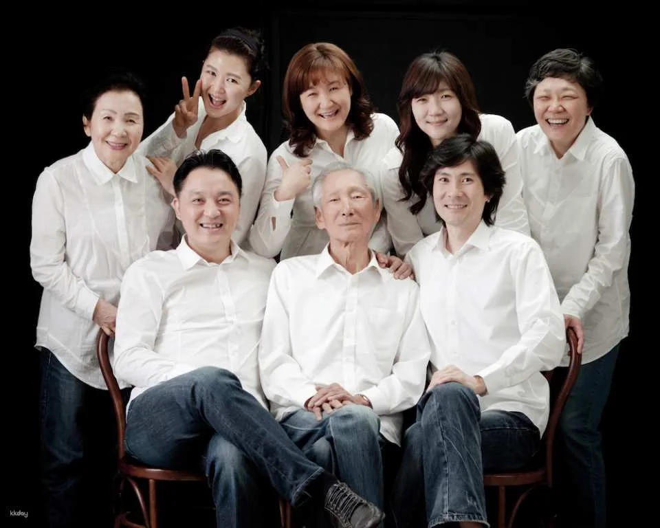 Korea Z-and Family Portrait Experience