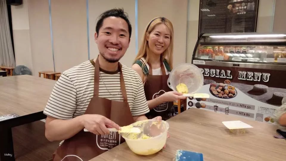 Taoyuan, Taiwan | Taiwan Kuo Yuan-Yi Nostalgic Cake DIY Experience
