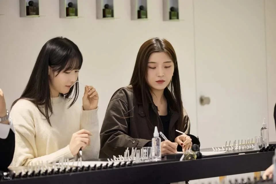 Create Your Own Natural Niche Perfume Class in Hongdae
