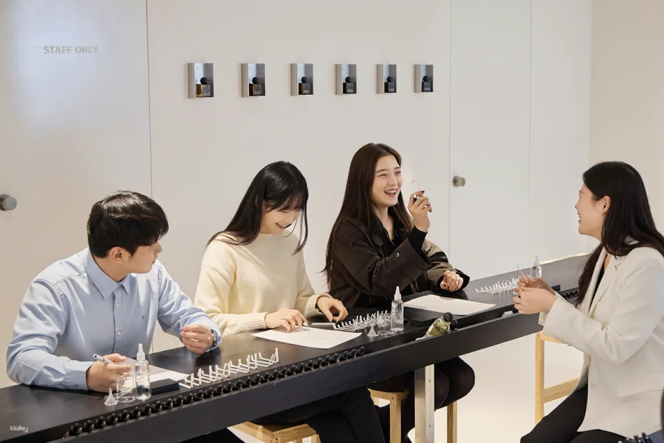 Create Your Own Natural Niche Perfume Class in Hongdae