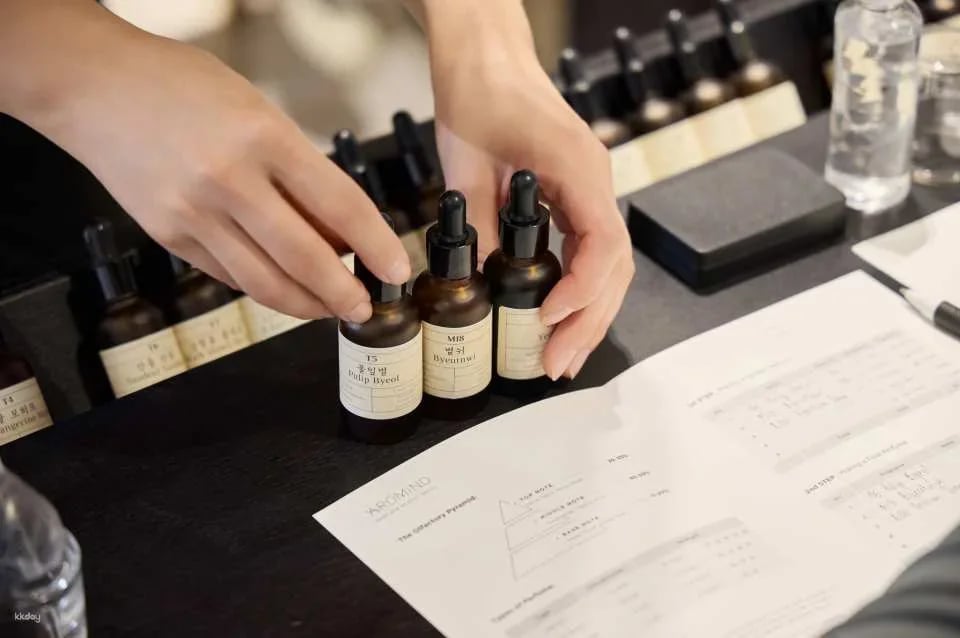 Create Your Own Natural Niche Perfume Class in Hongdae