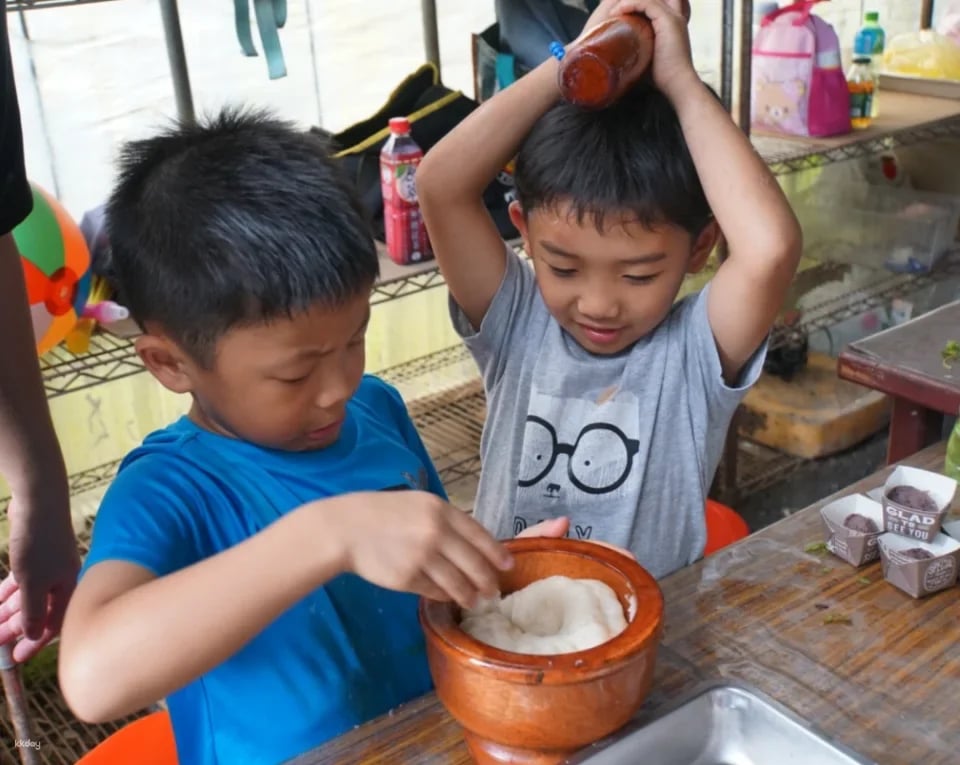 Taipei｜Little Farmer Half-day Experience｜Carrot Pulling Experience & Carrot Cake Making DIY． Sweet potato pulling experience & sweet potato round making DIY｜Wild Grass Flower and Fruit Organic Farm