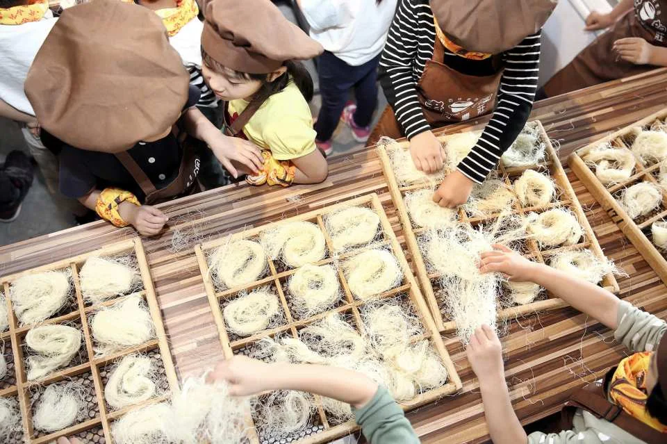 Old Pot Farm in Hsinchu, Taiwan – Rice Culture Family Workshop Hands-On Learning Experience