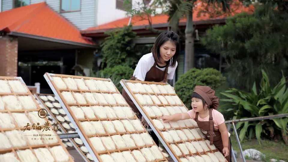 Old Pot Farm in Hsinchu, Taiwan – Rice Culture Family Workshop Hands-On Learning Experience
