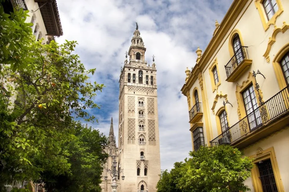 Alcázar and Cathedral of Seville skip-the-lines tickets and guided visit