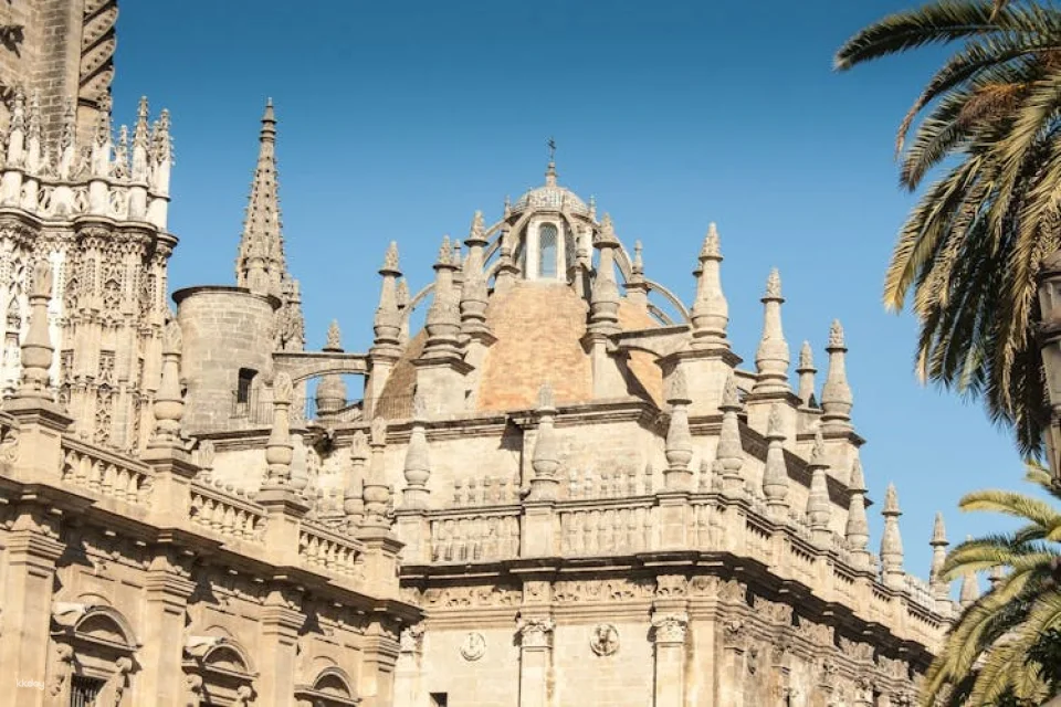 Alcázar and Cathedral of Seville skip-the-lines tickets and guided visit