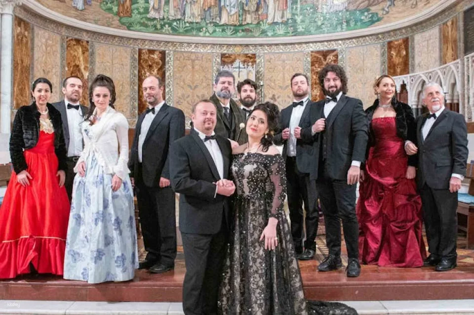La Traviata: the Original Opera by Giuseppe Verdi