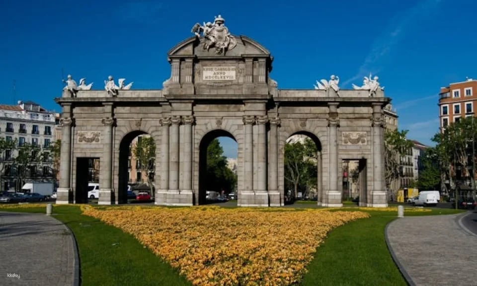 Madrid highlights tour with tickets to Santiago Bernabeu Stadium