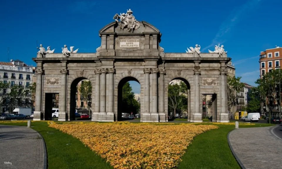Madrid highlights tour with tickets to Santiago Bernabeu Stadium