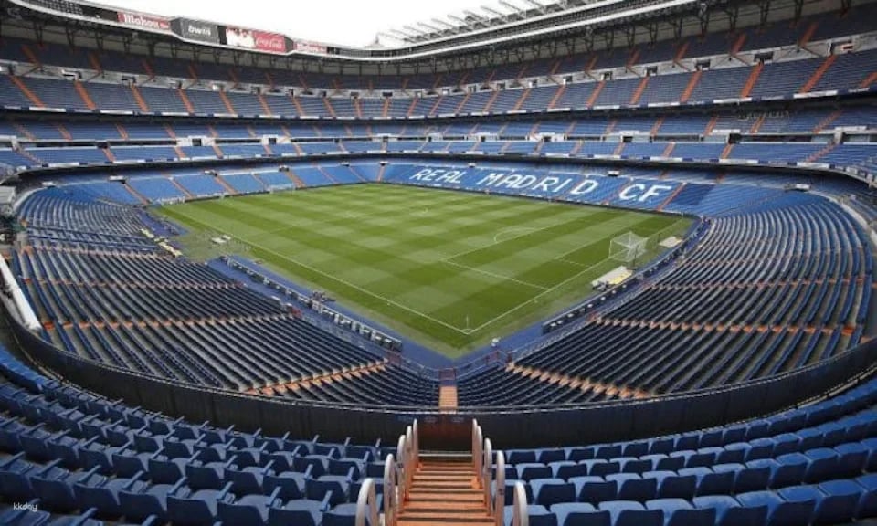 Madrid highlights tour with tickets to Santiago Bernabeu Stadium