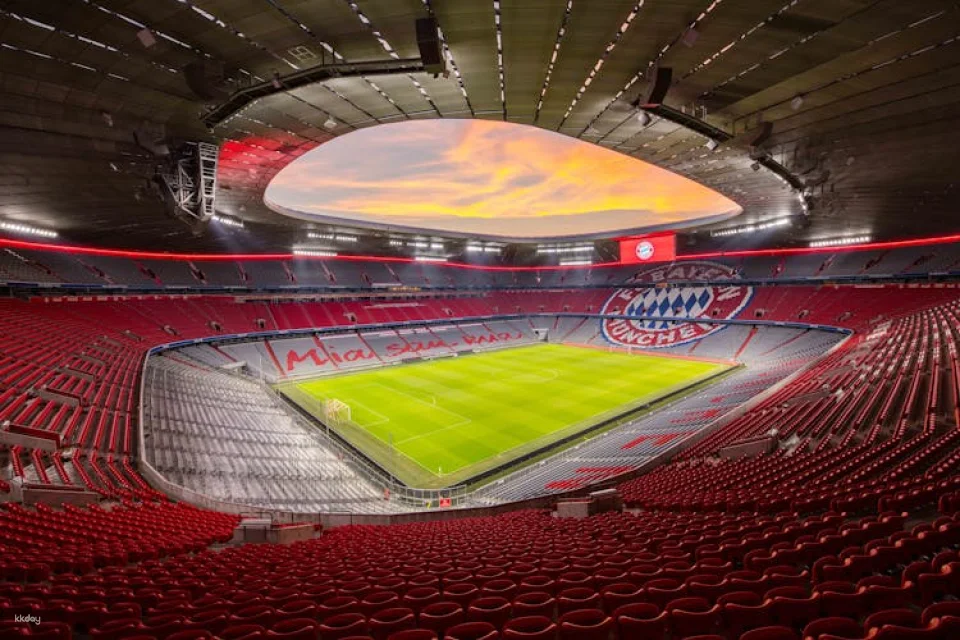 Munich city tour with self-guided visit of the FC Bayern Munich stadium