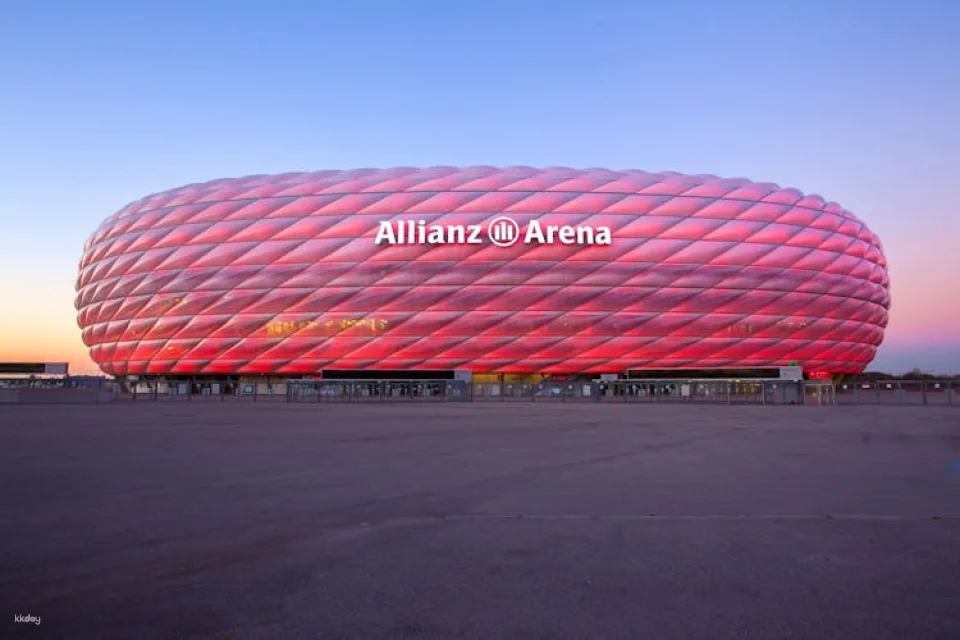 Munich city tour with self-guided visit of the FC Bayern Munich stadium
