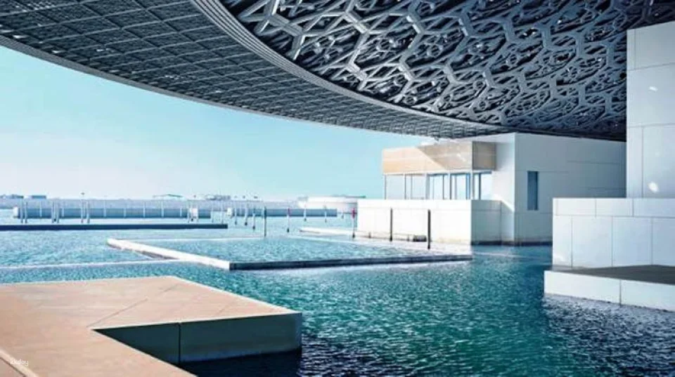 Private Louvre Abu Dhabi and Mosque visit with lunch from Dubai