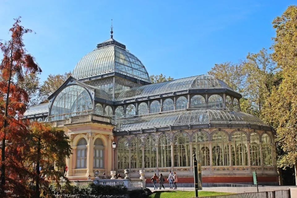 Retiro Park Tour with an Expert Guide
