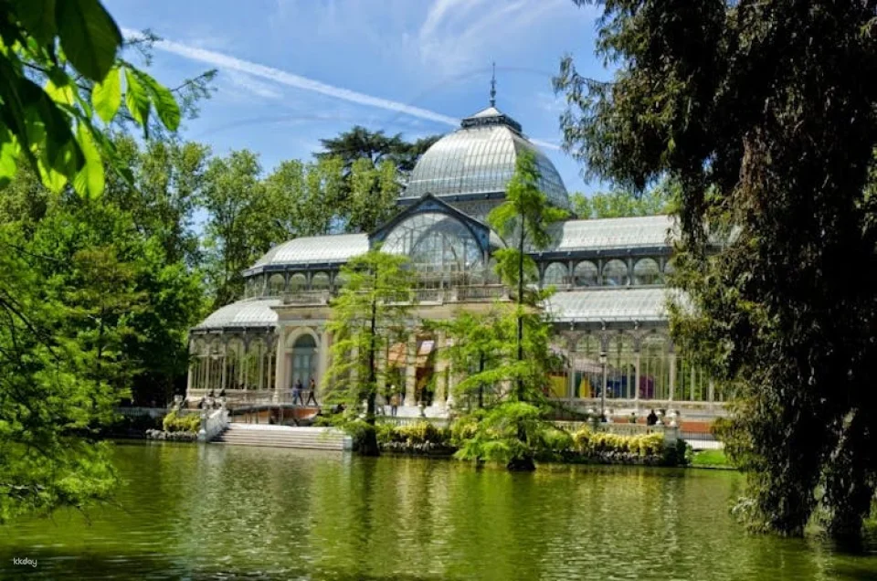 Retiro Park Tour with an Expert Guide