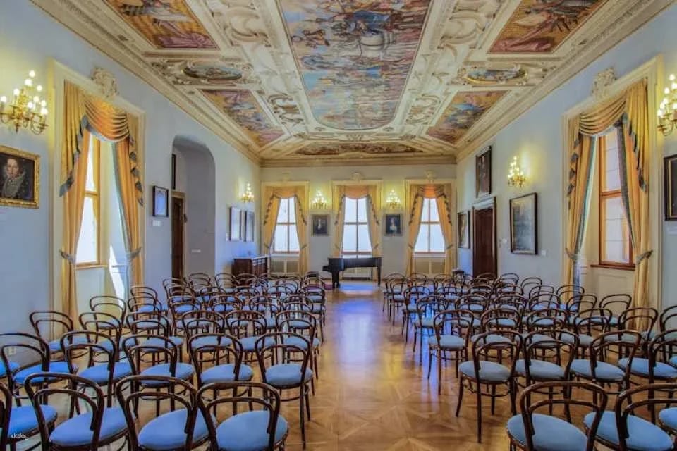 Lobkowicz Palace ticket and midday concert