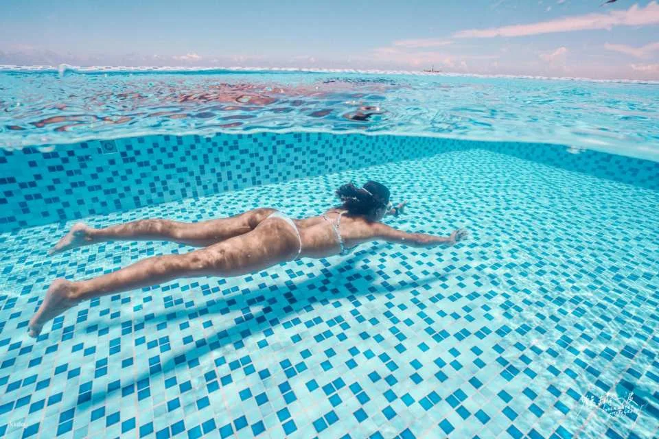 Pingtung, Taiwan | Fangliao Hotel | Infinity Pool Mermaid Photoshoot | Land-based Tail Posing & Underwater Side Shots & Sky Bar Cocktail