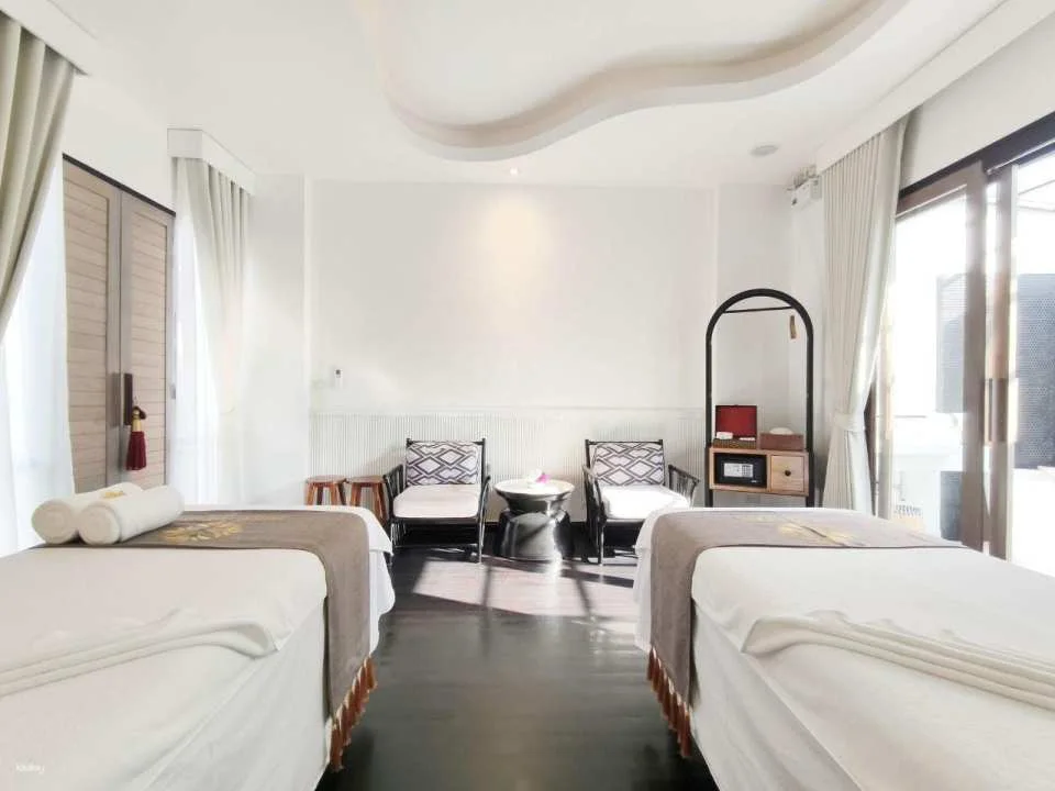 Oasis Spa Massage Experience |  Bangkok