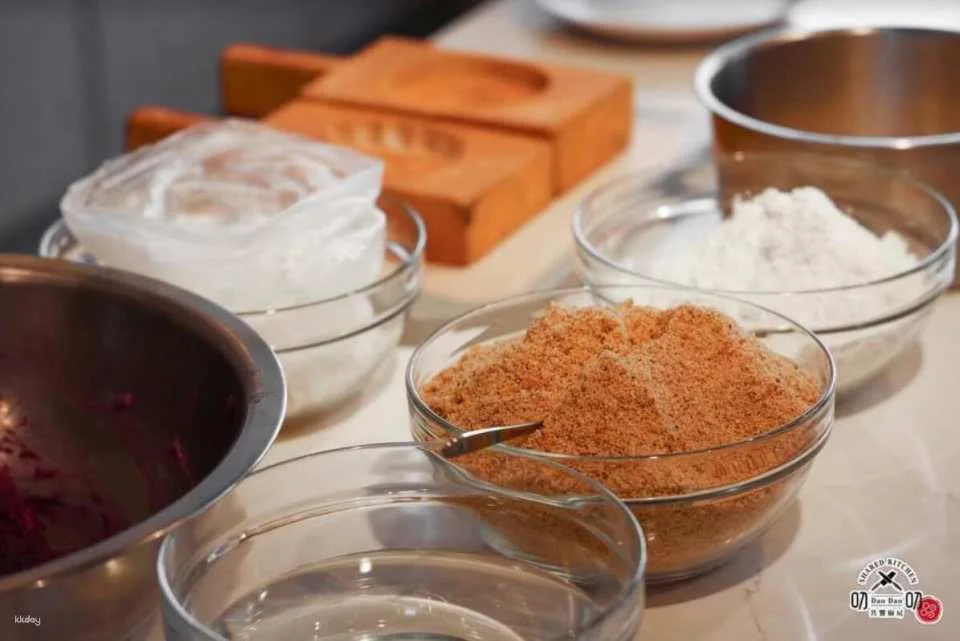 Kinmen Handcraft | DIY Handmade Kaoliang Red Turtle Cake Experience