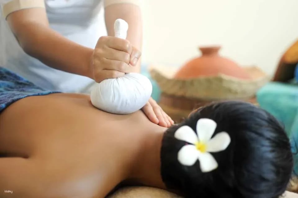 Segara Wangi Spa Experience with Pool Pass at Komaneka Keramas | Bali