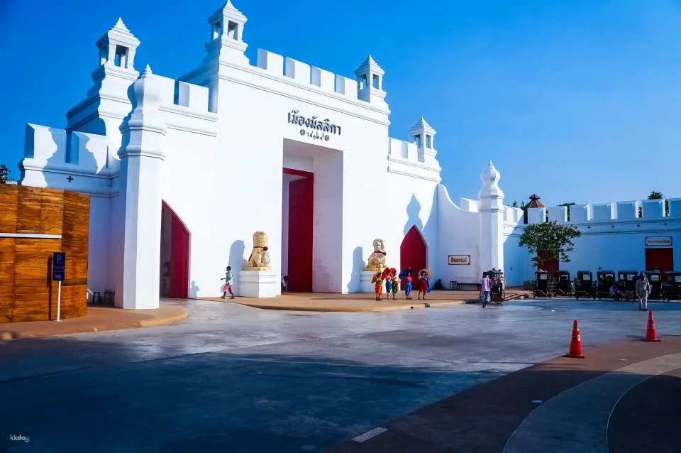 Mallika Thai Culture Experience with Safari Park Open Zoo | Kanchanaburi