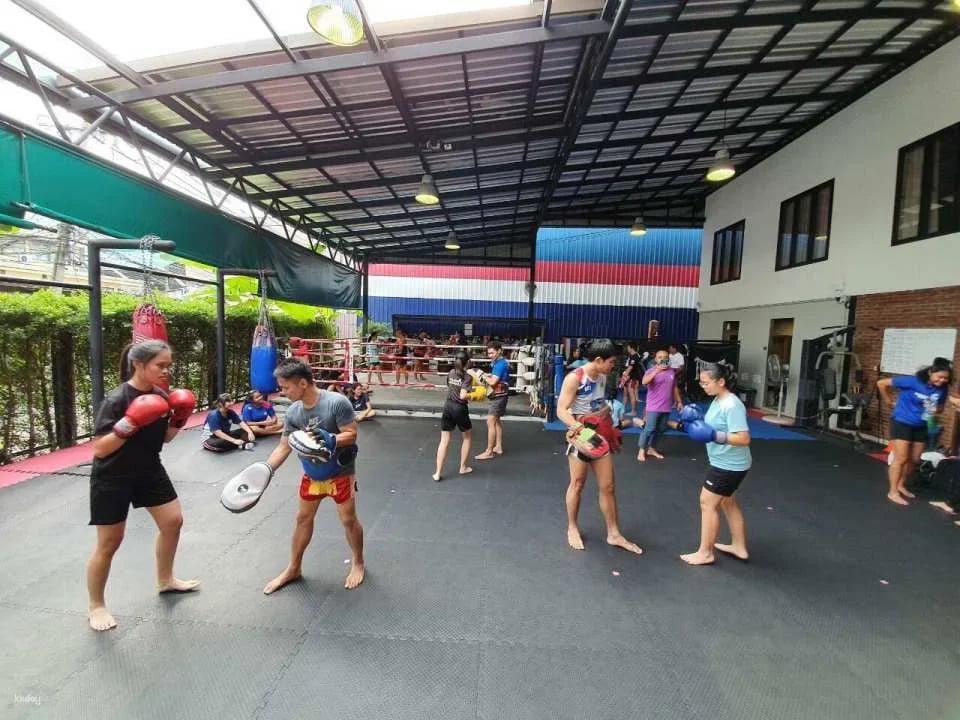 Muay Thai Class at Rithirit (Jitti) Gym Muay Thai Academy Bangkok | Thailand