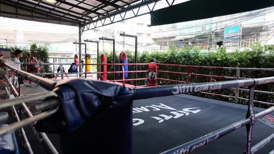 Muay Thai Class at Rithirit (Jitti) Gym Muay Thai Academy Bangkok | Thailand