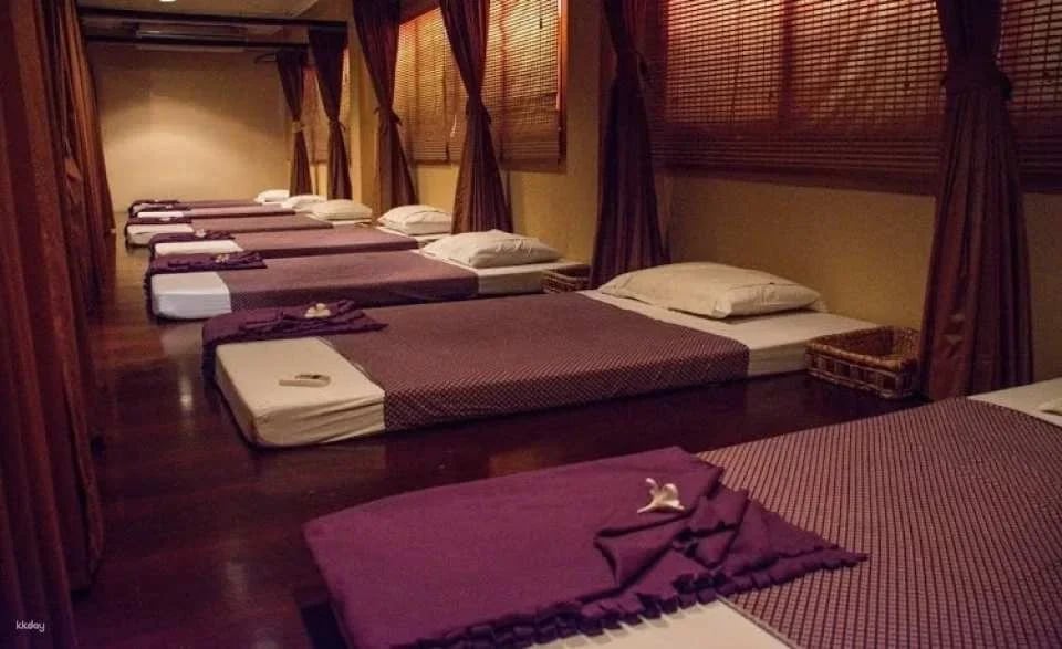Bangkok Laks Thai Massage at Sukhumvit 77 ( 抓龍筋) | Thailand
