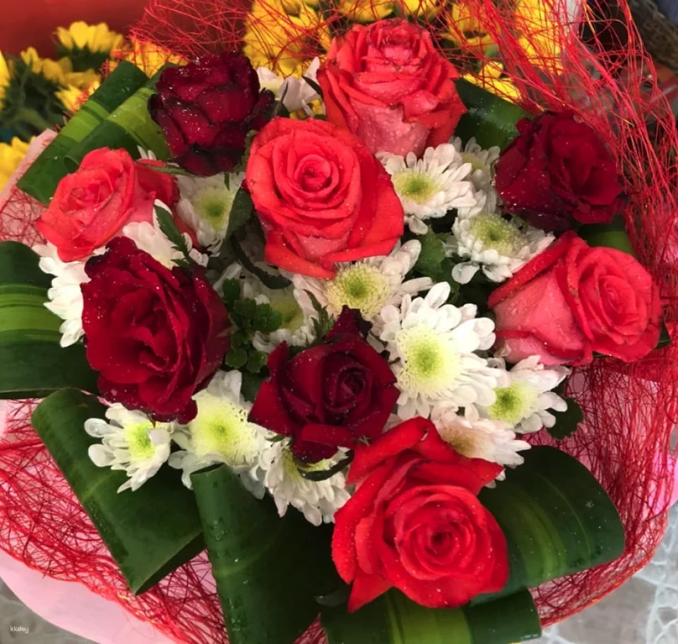 Cebu Flower Delivery Gift Service (Anniversary Bouquet/Cake/Wine)