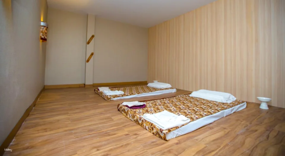 MAHA Cheeva Thai Massage Experience in Phuket | Thailand