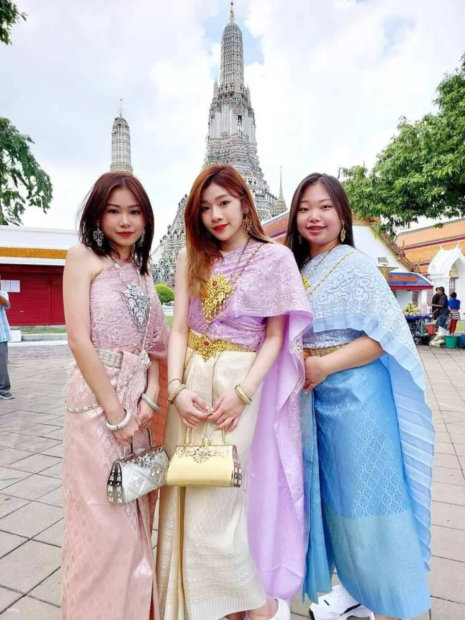 Thai Costume Experience with Photo Tour at Wat Arun in Bangkok | Thailand