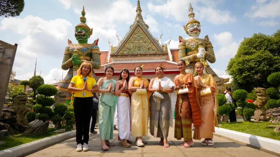 Thai Costume Experience with Photo Tour at Wat Arun in Bangkok | Thailand