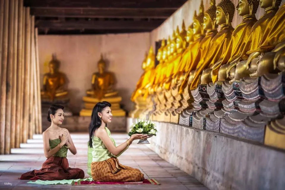 Thai Costume Experience with Photo Tour at Wat Arun in Bangkok | Thailand