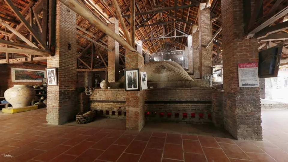 Ao Dai Photography Tour in Hanoi & Bat Trang Ceramic Village Tour