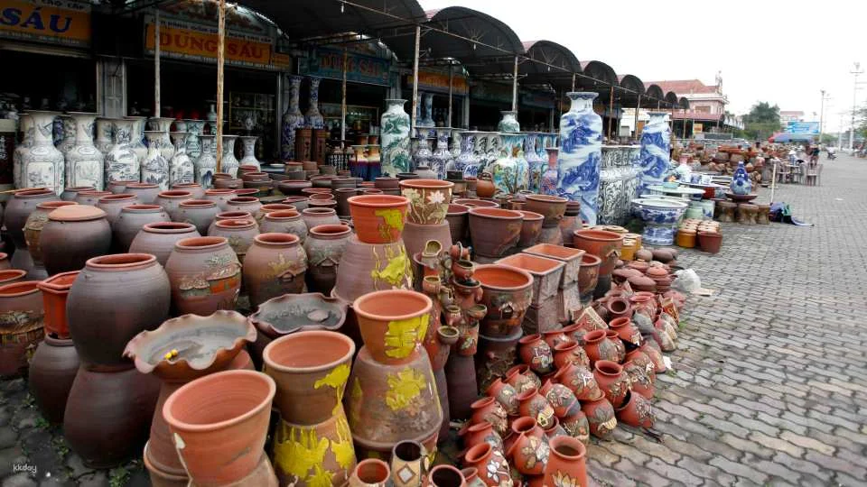 Ao Dai Photography Tour in Hanoi & Bat Trang Ceramic Village Tour