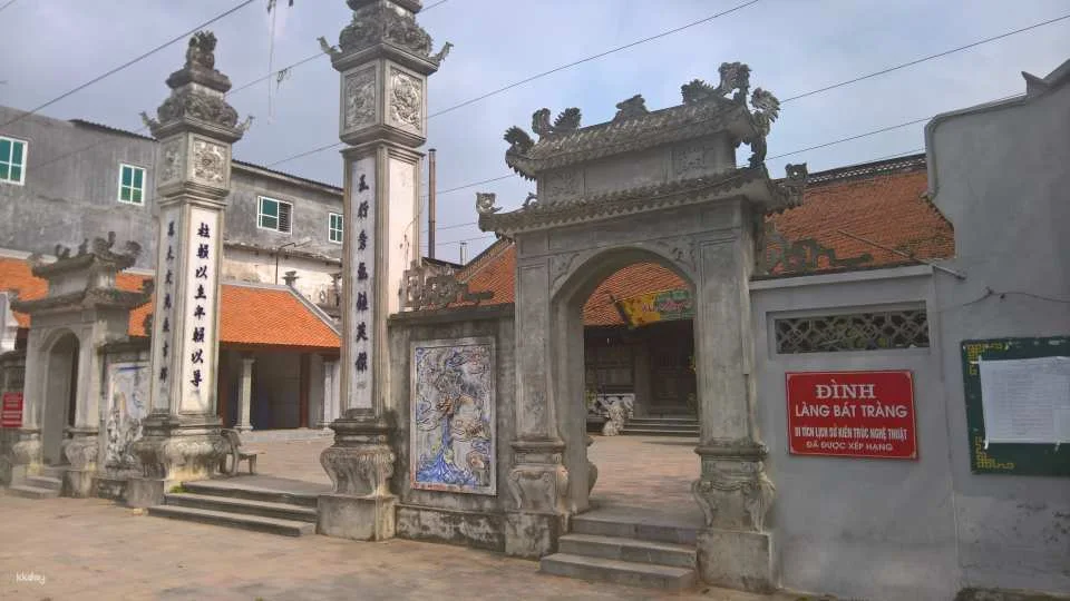 Ao Dai Photography Tour in Hanoi & Bat Trang Ceramic Village Tour