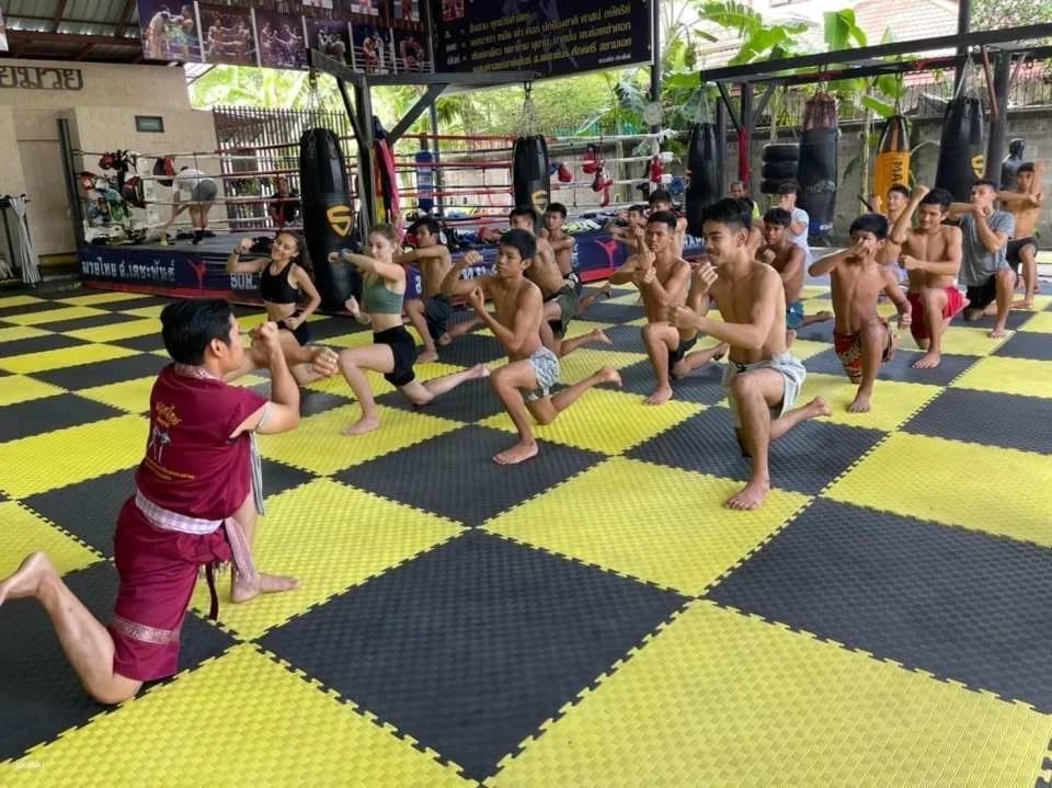 Muay Thai Class by Sor Dechapant Boxing Gym Bangkok | Thailand