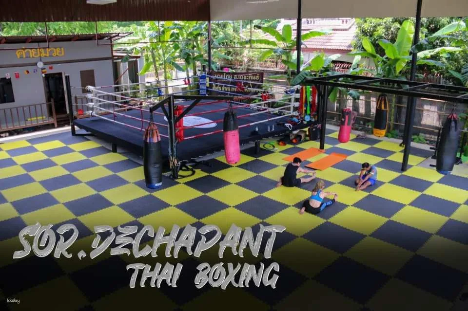 Muay Thai Class by Sor Dechapant Boxing Gym Bangkok | Thailand