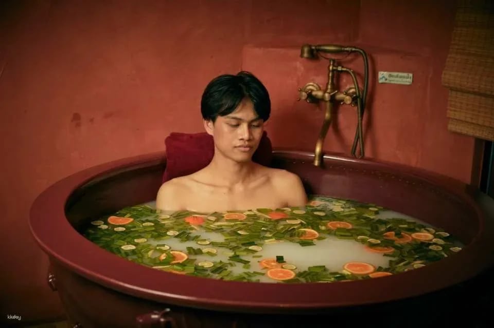 Divana Thai Med: Open-Dated Voucher Massage & Syndrome Remedy Experience | Bangkok