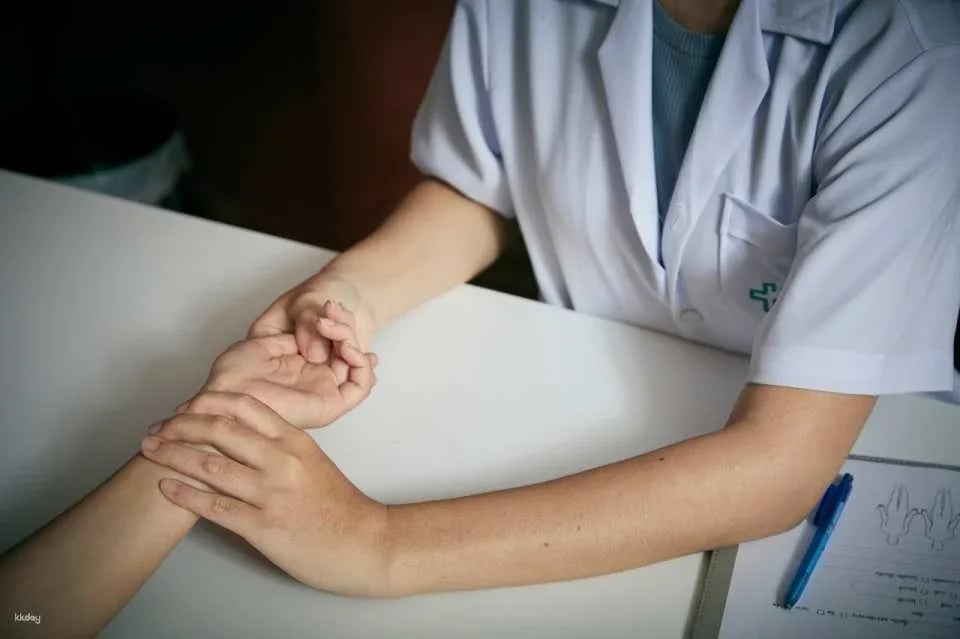 Divana Thai Med: Open-Dated Voucher Massage & Syndrome Remedy Experience | Bangkok