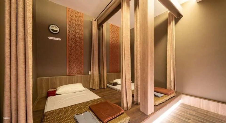 Relax Time Massage & Spa Experience (Esplanade Ratchadaphisek) | Thailand