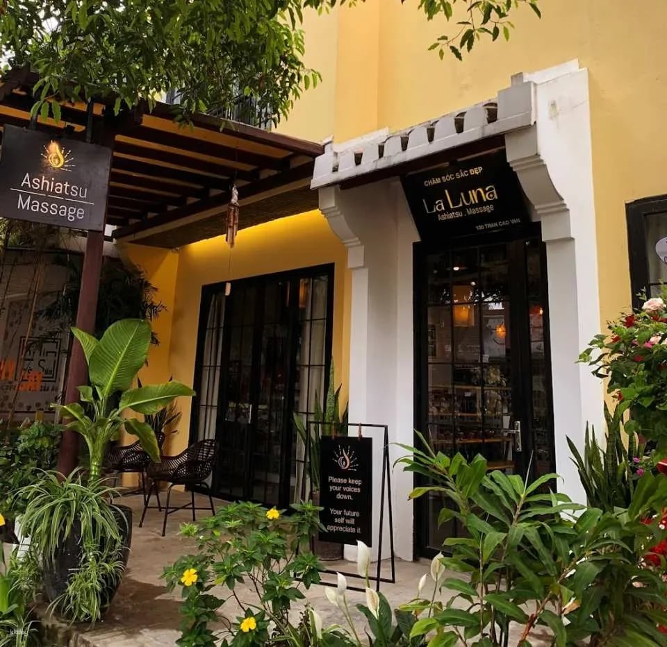La Luna | Boutique Day Spa Hoi An – Vietnamese Massage, Ashiatsu & Herbal Therapy