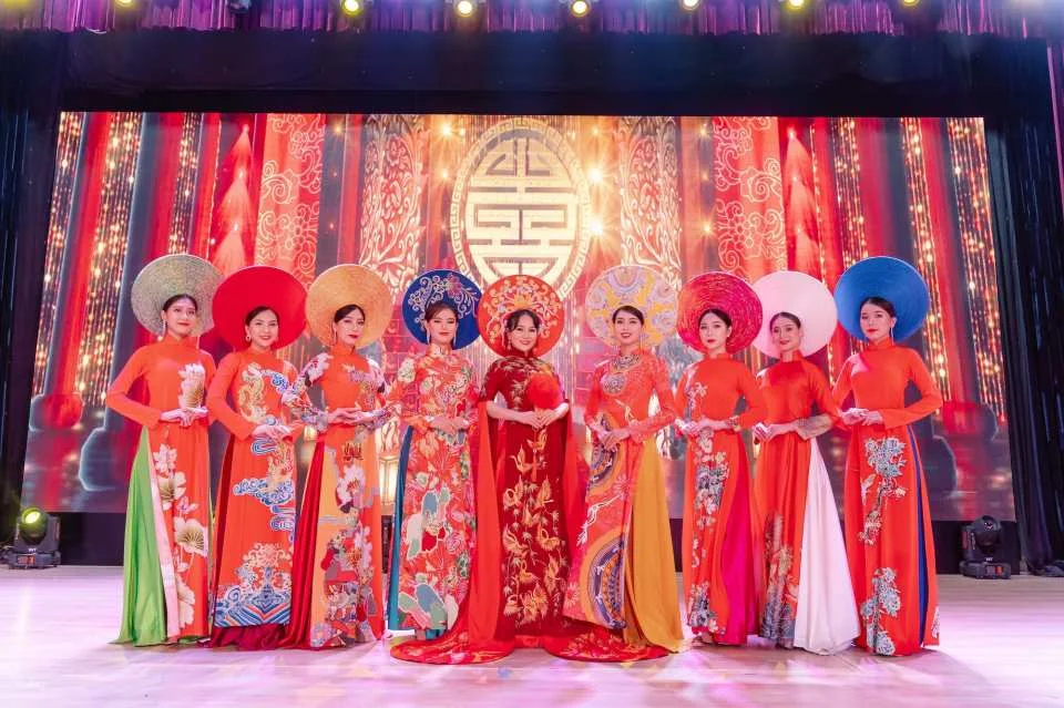 Ao Dai Show Experience in Da Nang | Vietnam