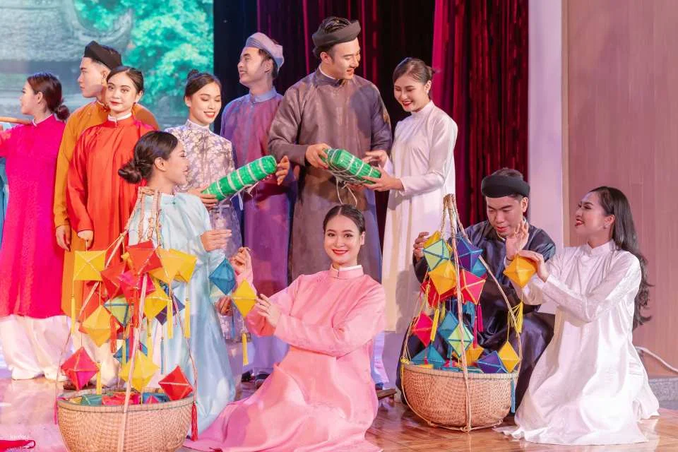 Ao Dai Show Experience in Da Nang | Vietnam
