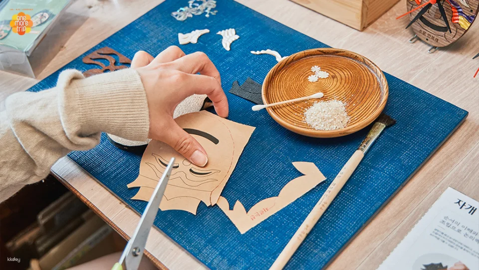 DIY Workshop: Make a Traditional Mask & Owl-Shaped Watch | Seoul, South Korea